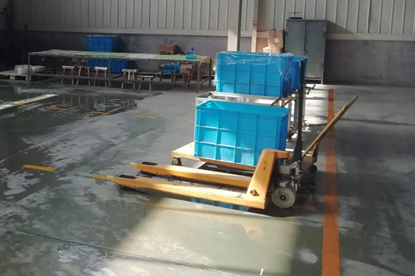丝瓜视频ios下载手动搬运车是车间厂房常备搬运工具